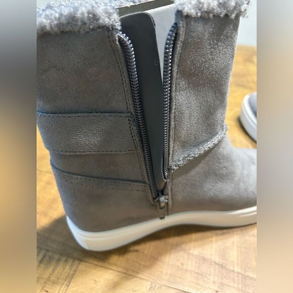 Nine West Women's Wedge Ankle Boot - Picture 13 of 14